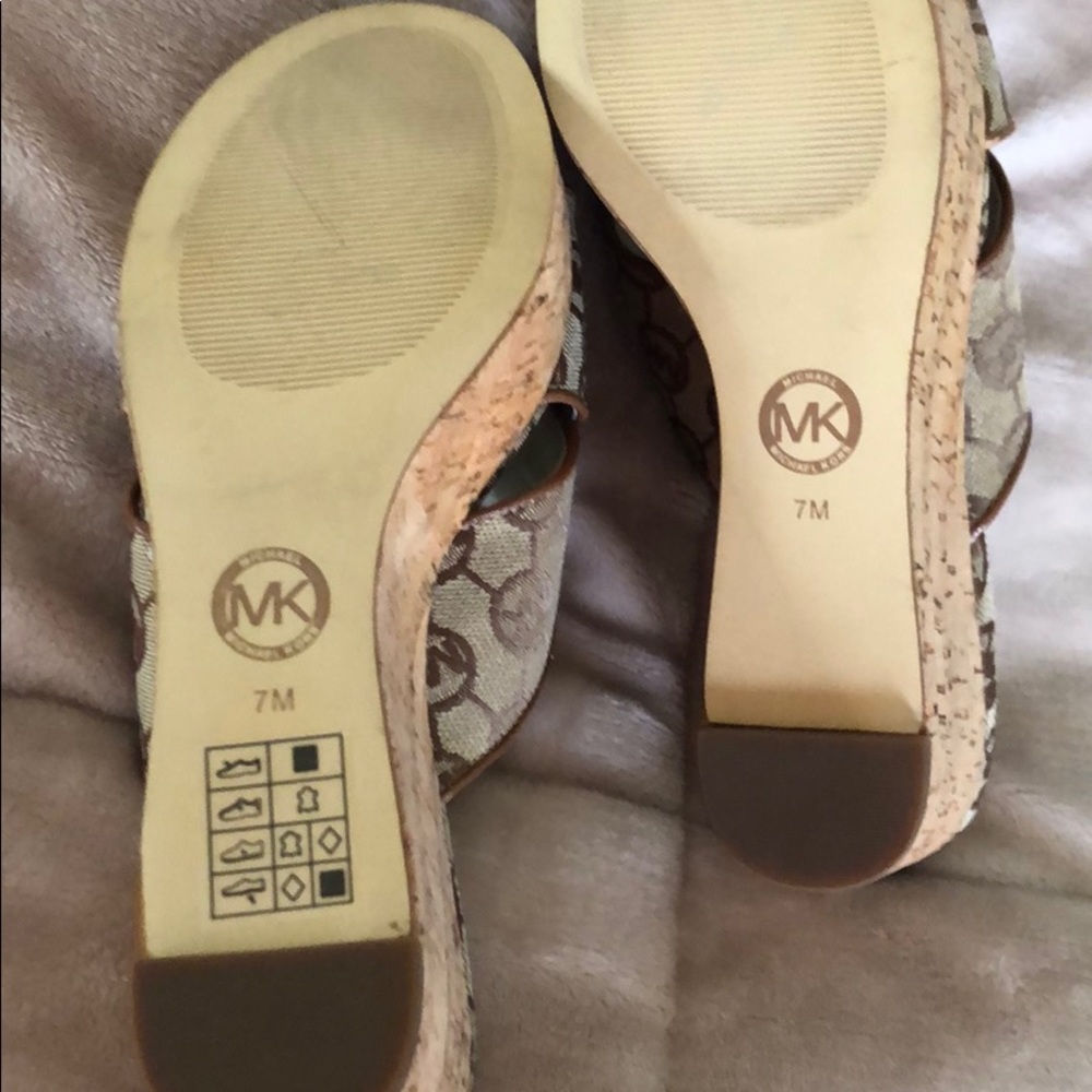Micheal Kors shoes size 7-EUC - Picture 5 of 5